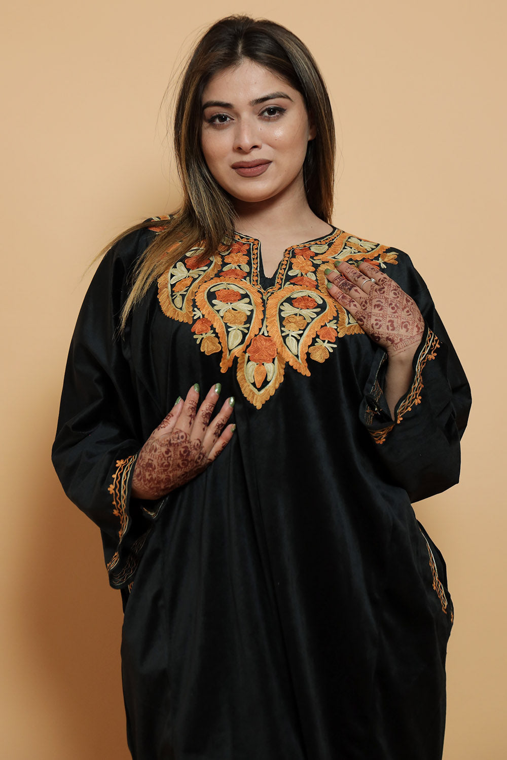 Black Color Kashmiri Pheran Set With Kashida Aari Work