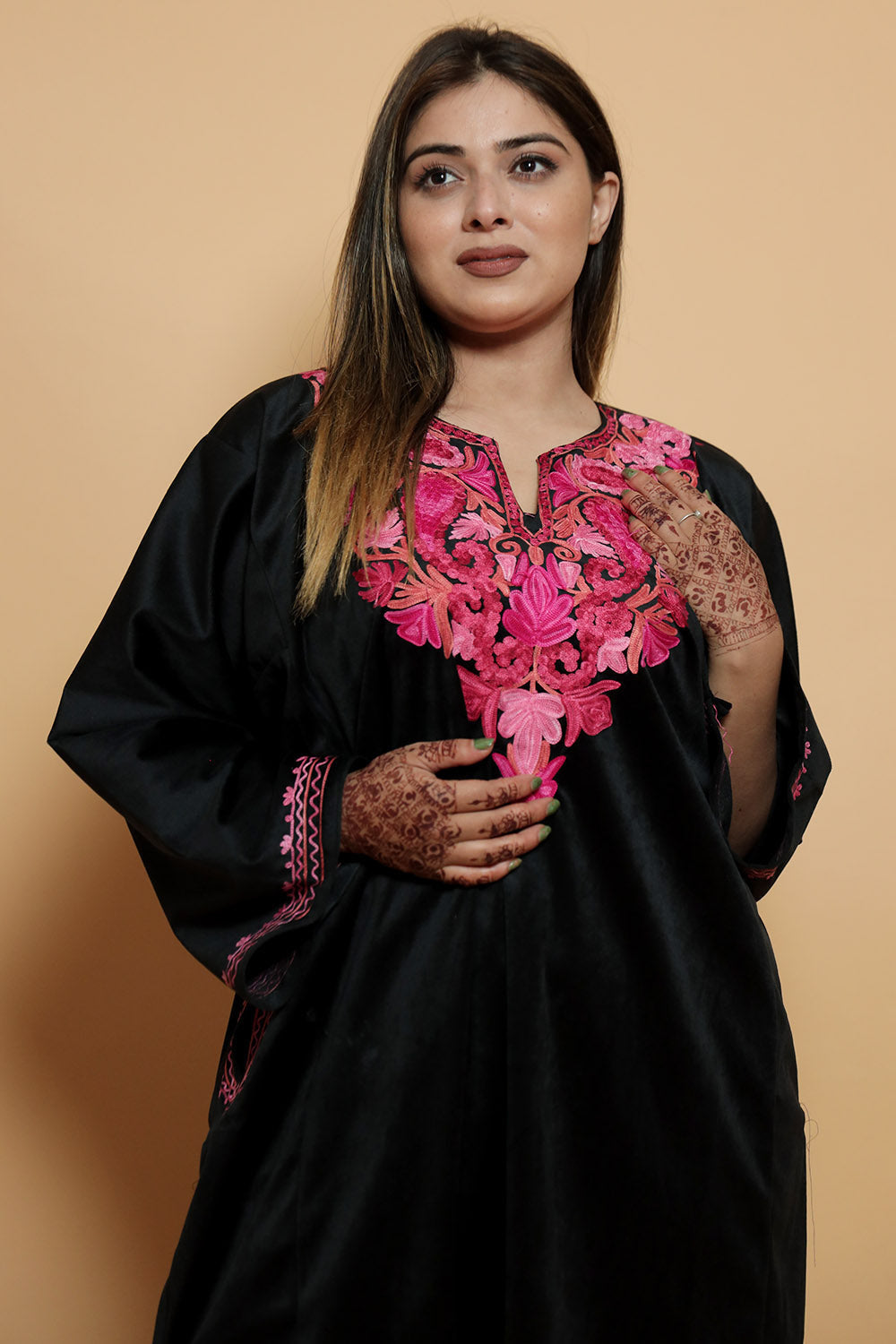 Black Color Kashmiri Pheran Set With Kashida Aari Work