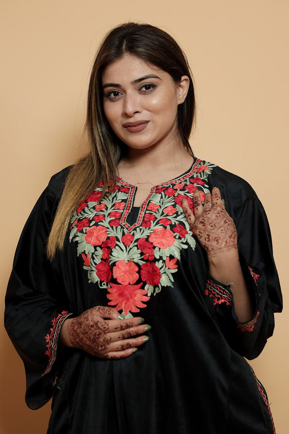 Black Color Kashmiri Pheran Set With Kashida Aari Work