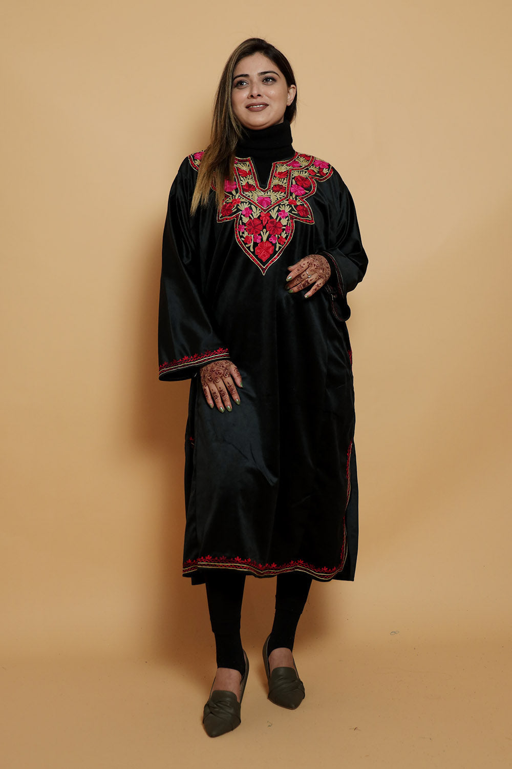 Black Colour Very Soft Warm And Elegant Suede Velvet Pheran