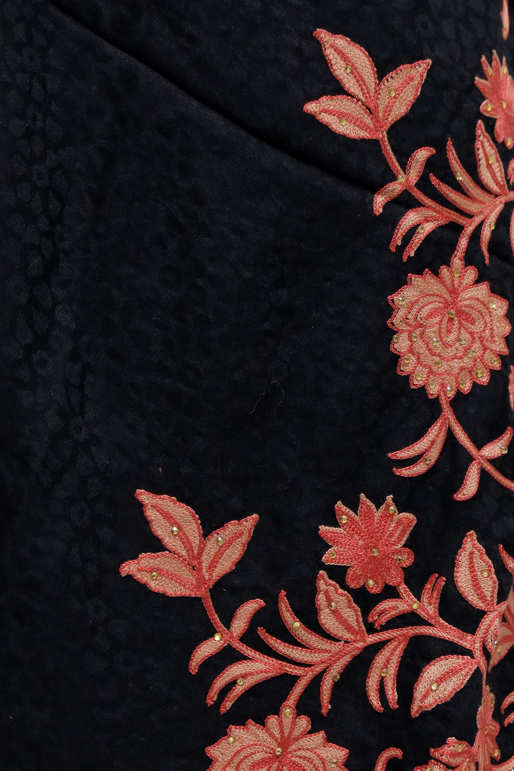 Black Colour Wrap With Border Highlighting And Touch