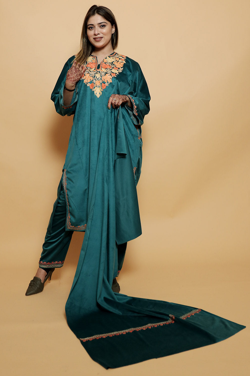 Blue Color Kashmiri Pheran Set With Kashida Aari Work