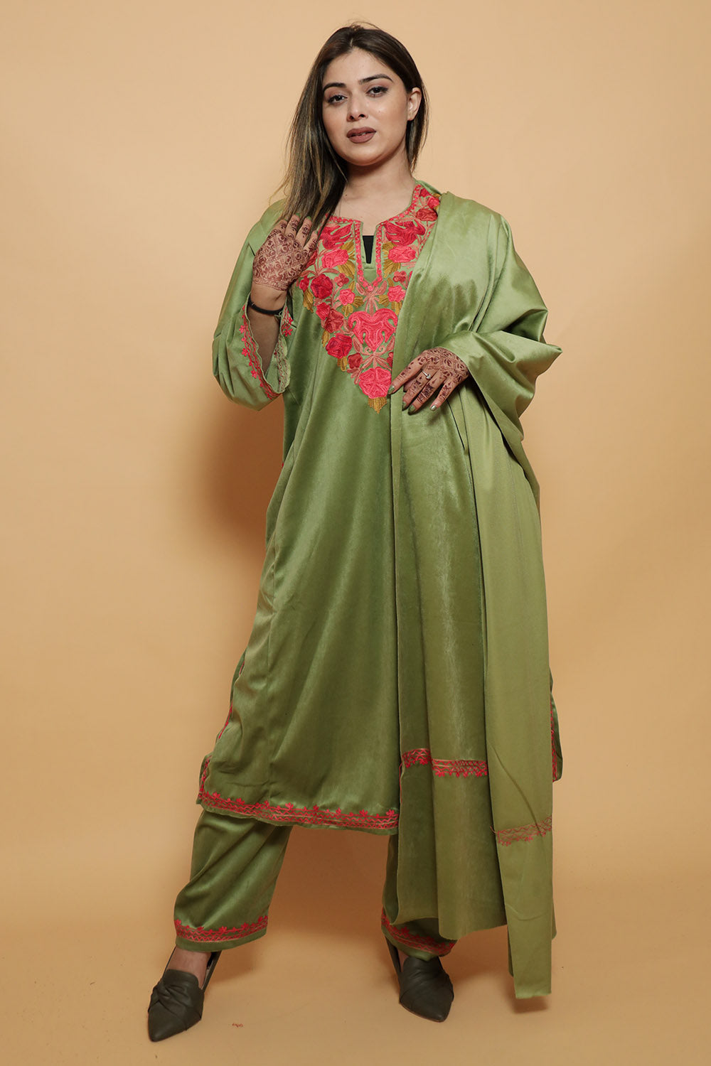 Green Color Kashmiri Pheran Set With Kashida Aari Work