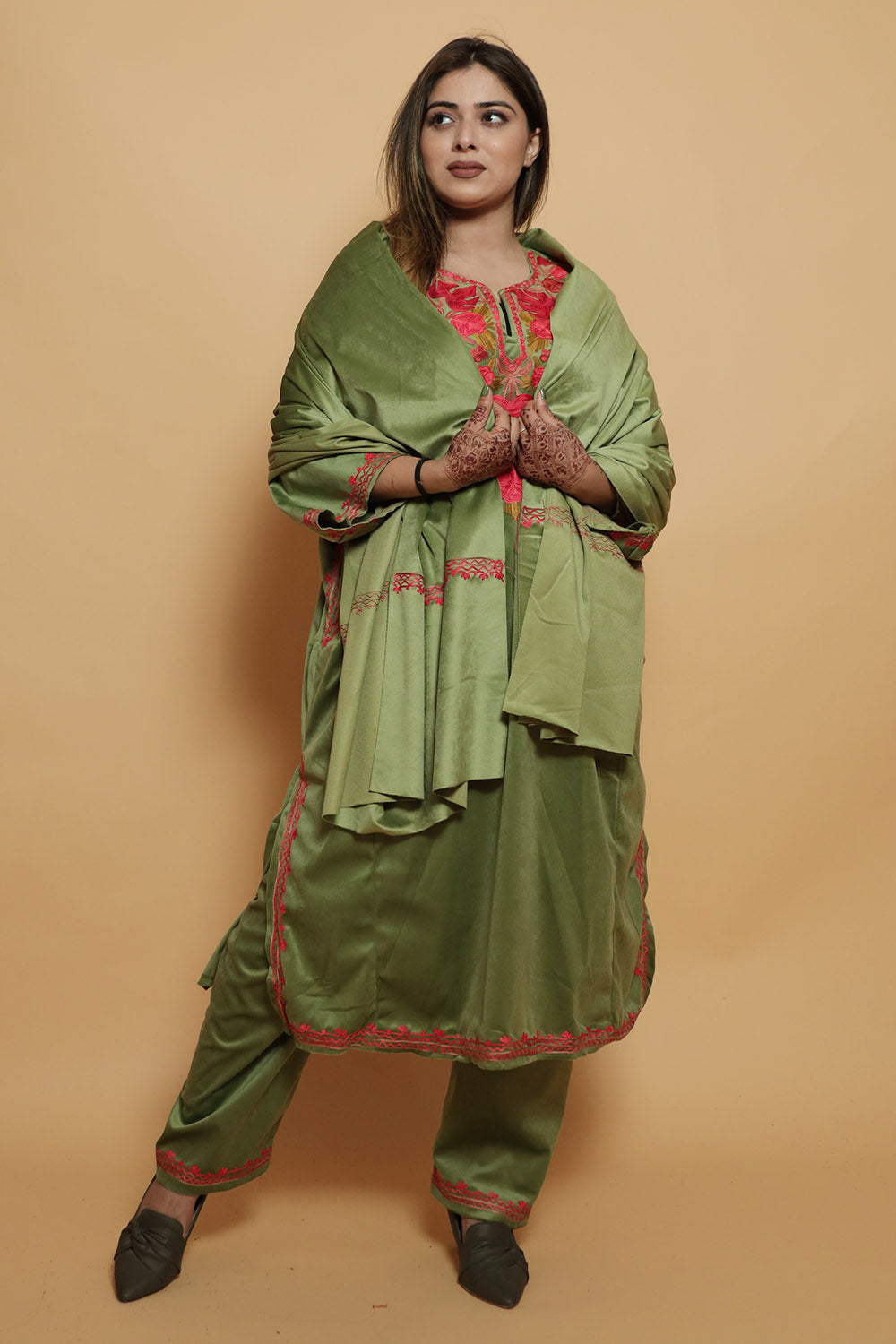 Green Color Kashmiri Pheran Set With Kashida Aari Work
