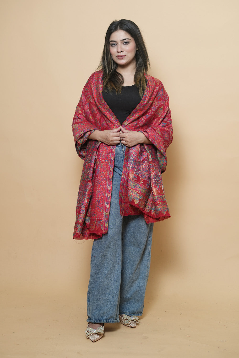 Maroon Colour This Dense Kani chinar Shawl Along With Jaal