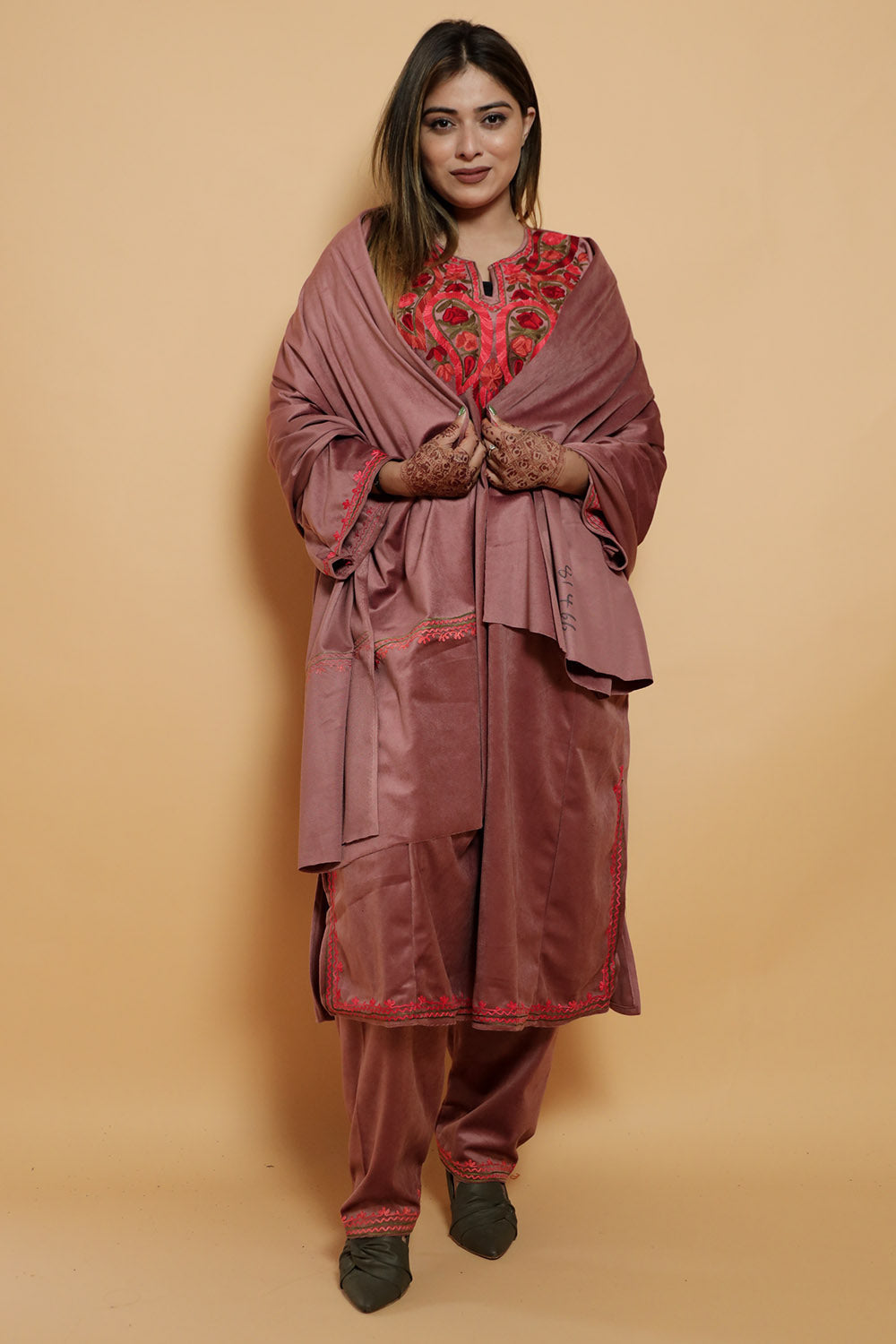 Onion Color Kashmiri Pheran Set With Kashida Aari Work