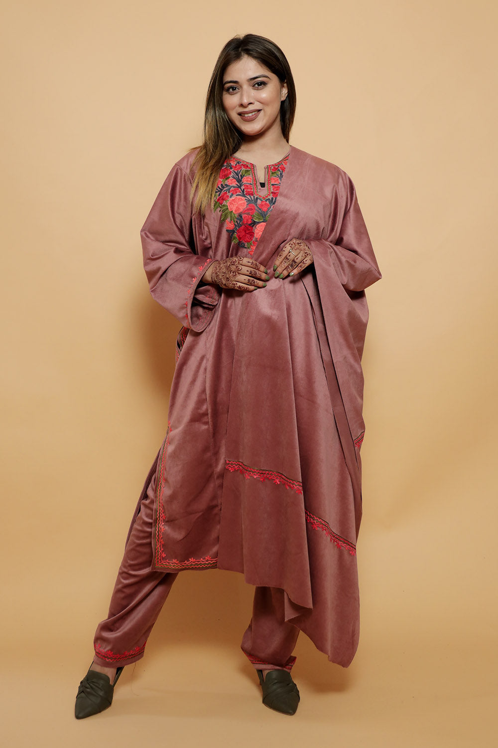 Onion Color Kashmiri Pheran Set With Kashida Aari Work