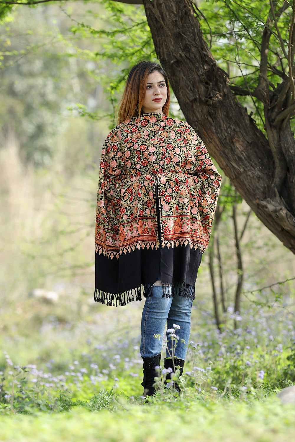 ALLURING MULTICOLORED Black Colour Stole With Graceful