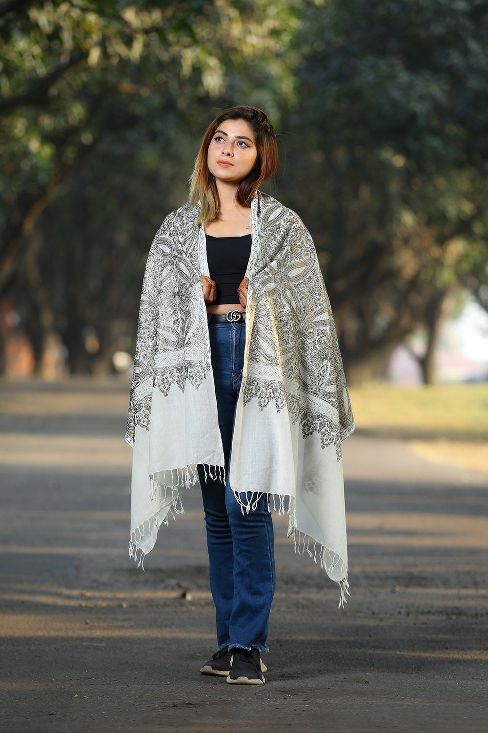 ALLURING PEARLY WHITE COLOUR STOLE WITH CLASSY SWAROVSKI