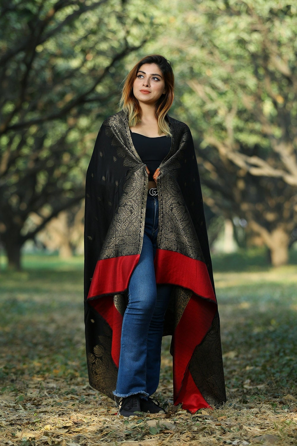 AMAZING BLACK WITH RED COLOUR PALLA ZARI SHAWL DEFINES