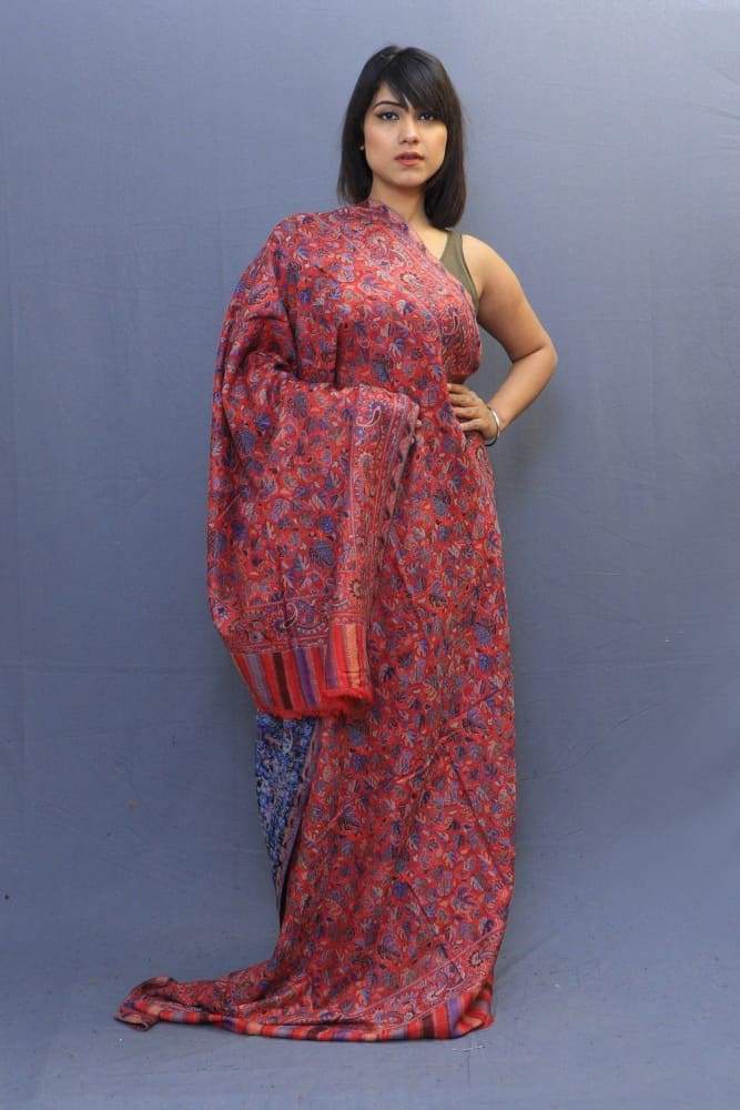 On The Base Of Hot Red Colour This Dense Kaani Jaal Adds