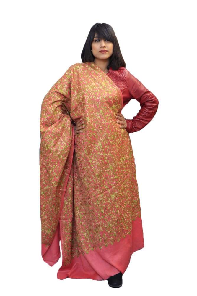 With The Base Of Pink Colour This Green Rich Jaal Gives