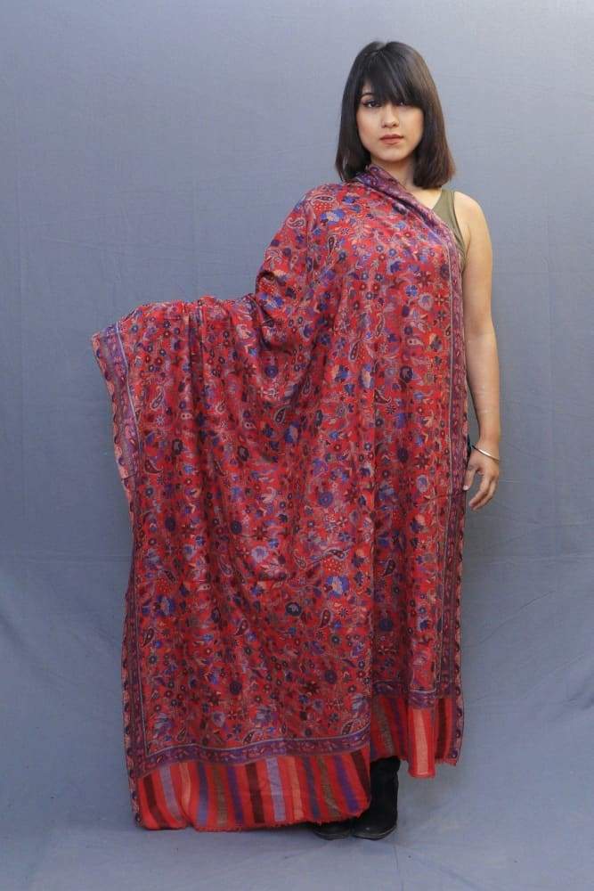 On The Base Of Red Colour This Dense Kaani Jaal Adds Grace