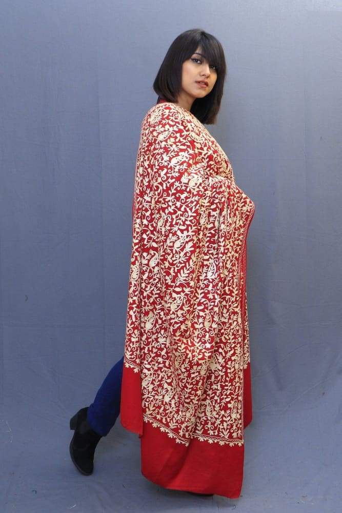 With The Base Of Red Colour This Pastel Rich Jaal Gives