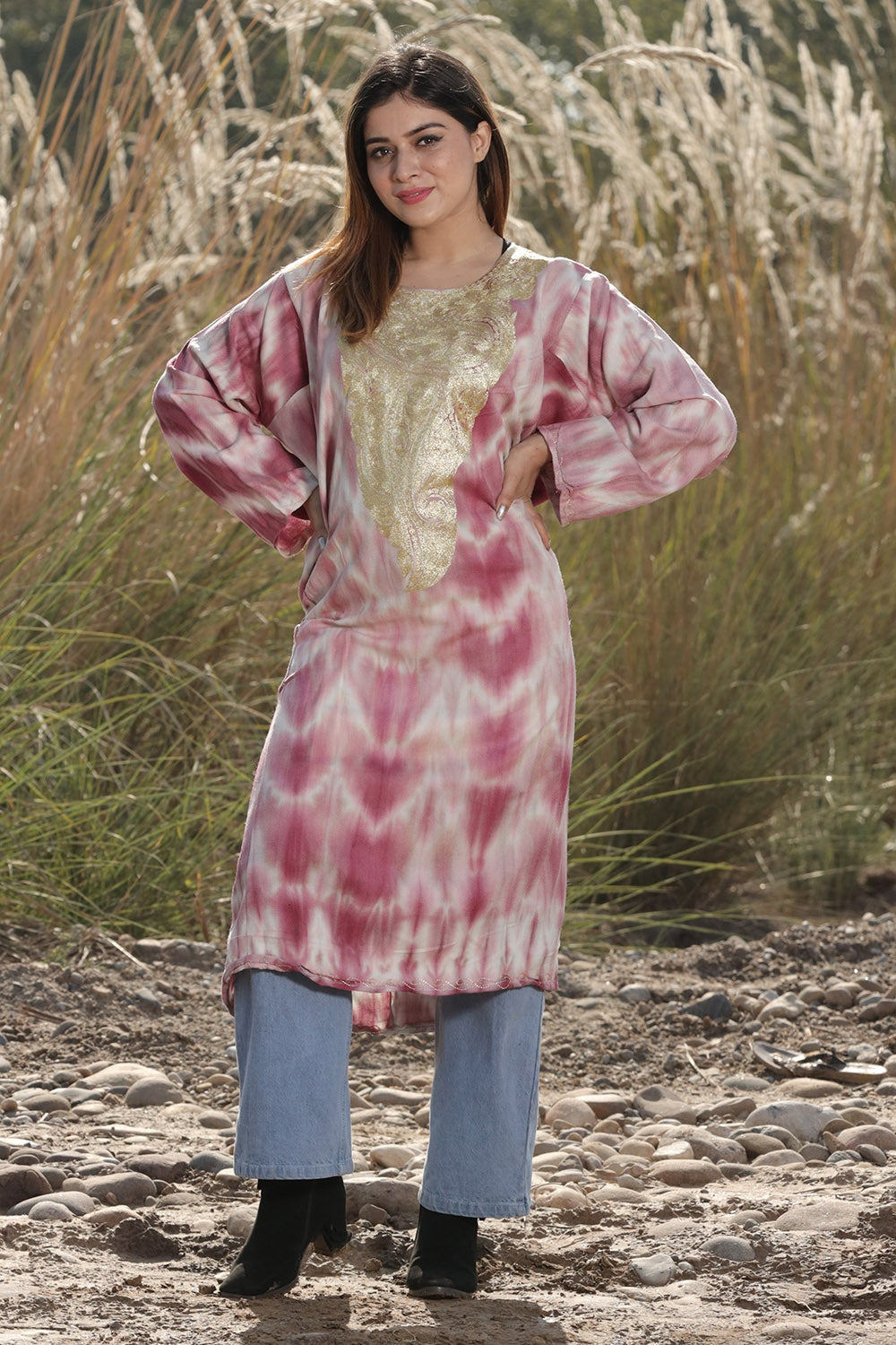 BEAUTIFUL LAVENDER PINK COLOUR TIE DYE Aari Tilla Work