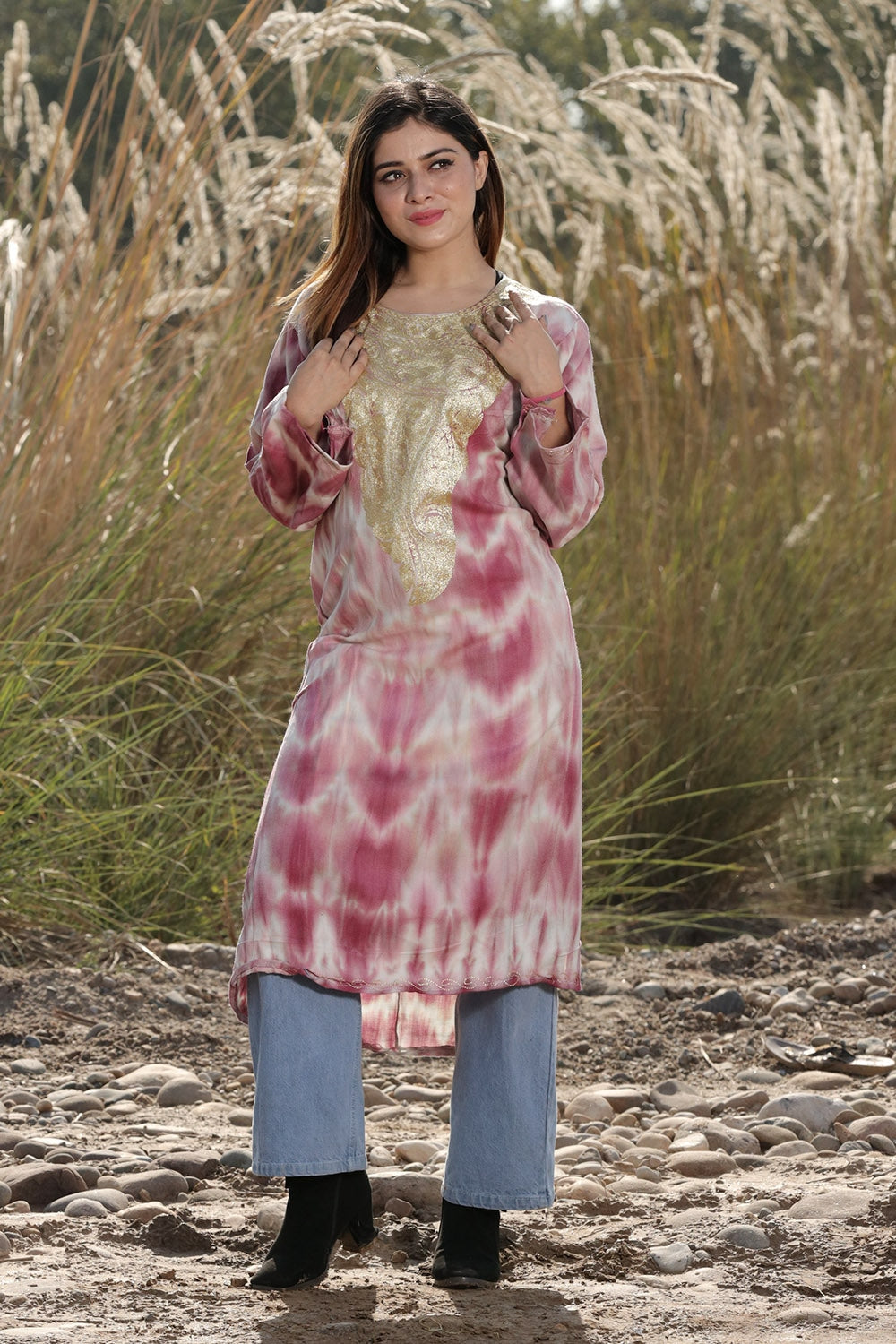 BEAUTIFUL LAVENDER PINK COLOUR TIE DYE Aari Tilla Work