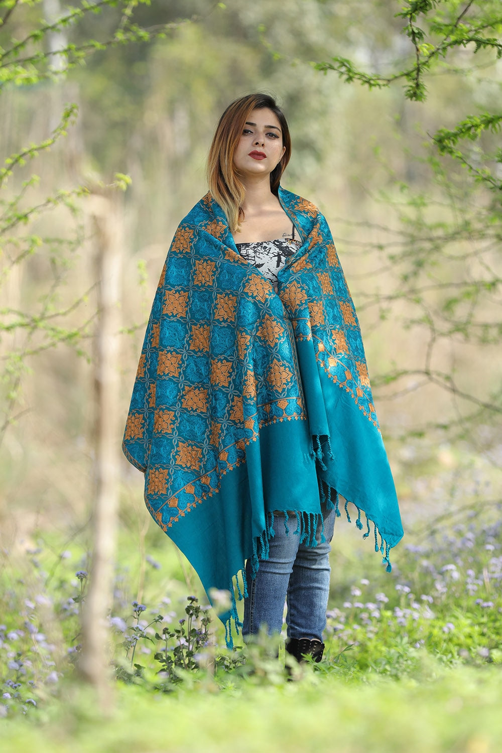 Beautiful Turquoise Blue Colour Stole With Graceful Dense