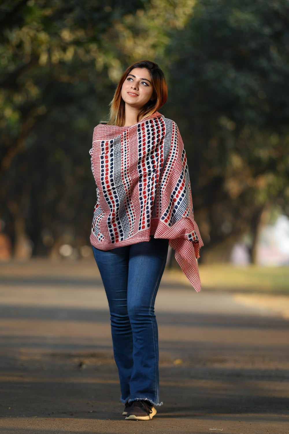 BEAUTIFUL WHITE COLOUR KASHMIRI SEMI PASHMINA PRINTED STOLE