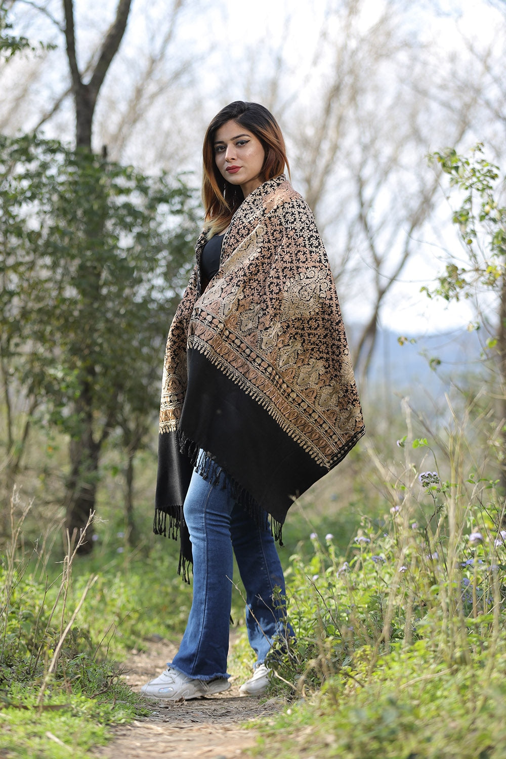 Black Stole With Graceful Dense Jaal Pattern Of Kashmiri