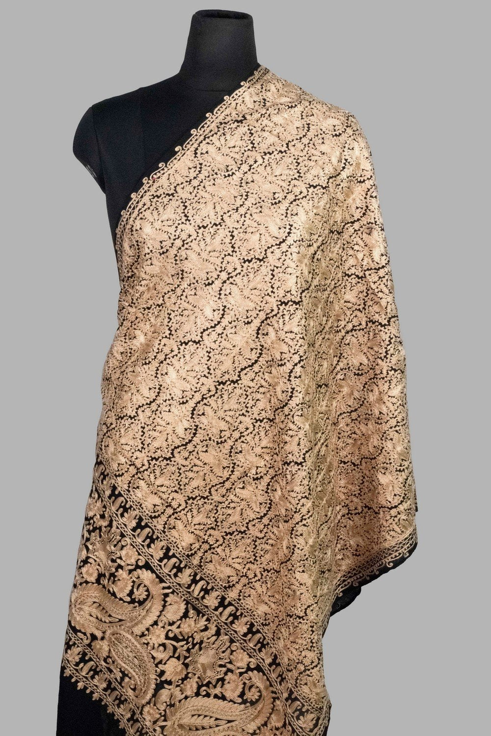 Black Stole With Graceful Dense Jaal Pattern Of Kashmiri