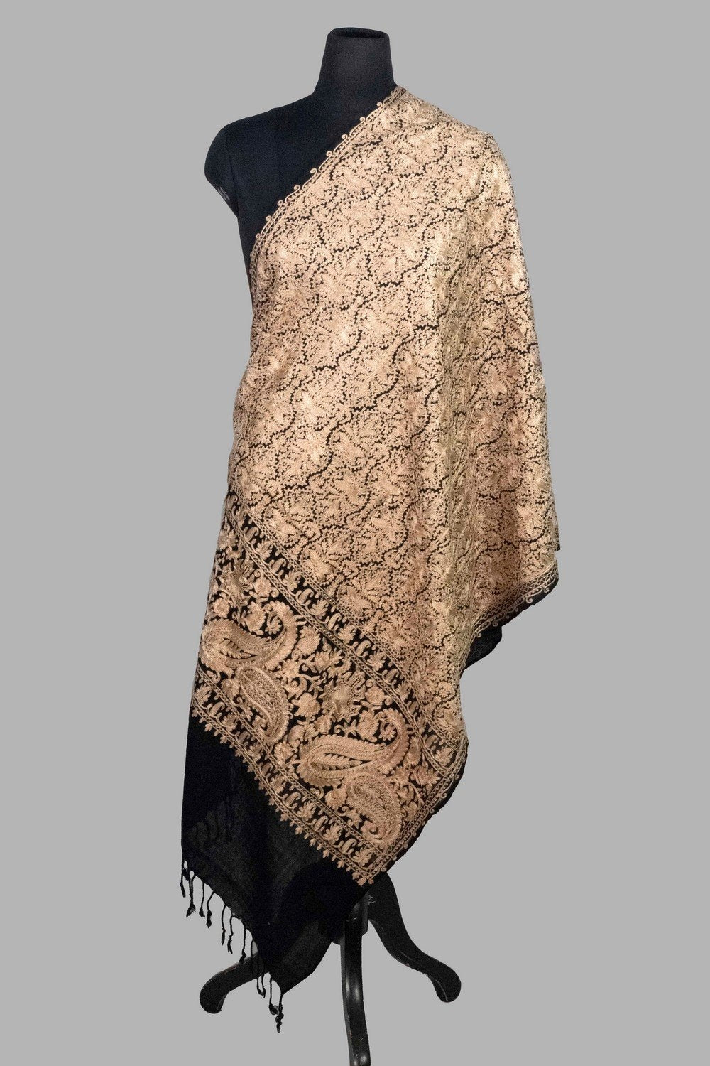 Black Stole With Graceful Dense Jaal Pattern Of Kashmiri