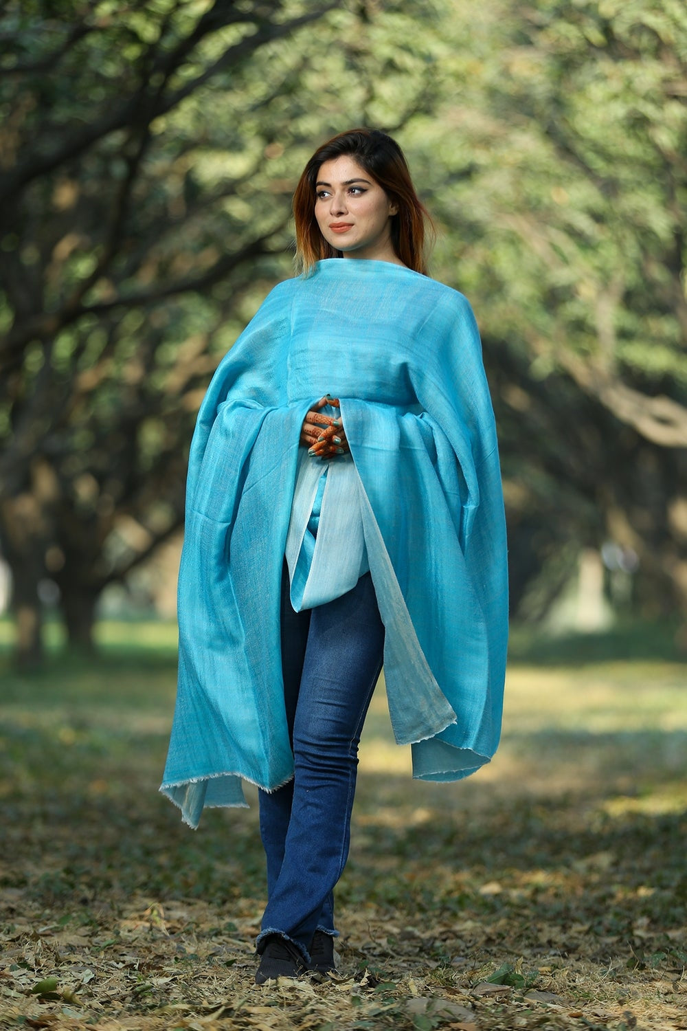 BLUE COLOUR FINE WOOL SHAWL DEFINES FEMINISM AND ENHANCES