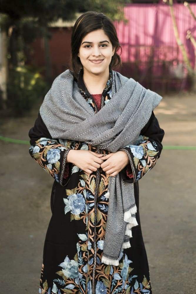 Blue And White Color Texture Semi pashmina Ladakhi Wool