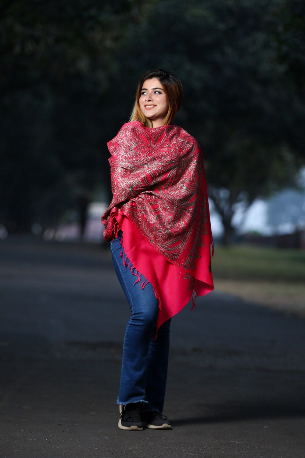 BRIGHT CHARMING PINK COLOUR KASHMIRI STOLE WITH CLASSY