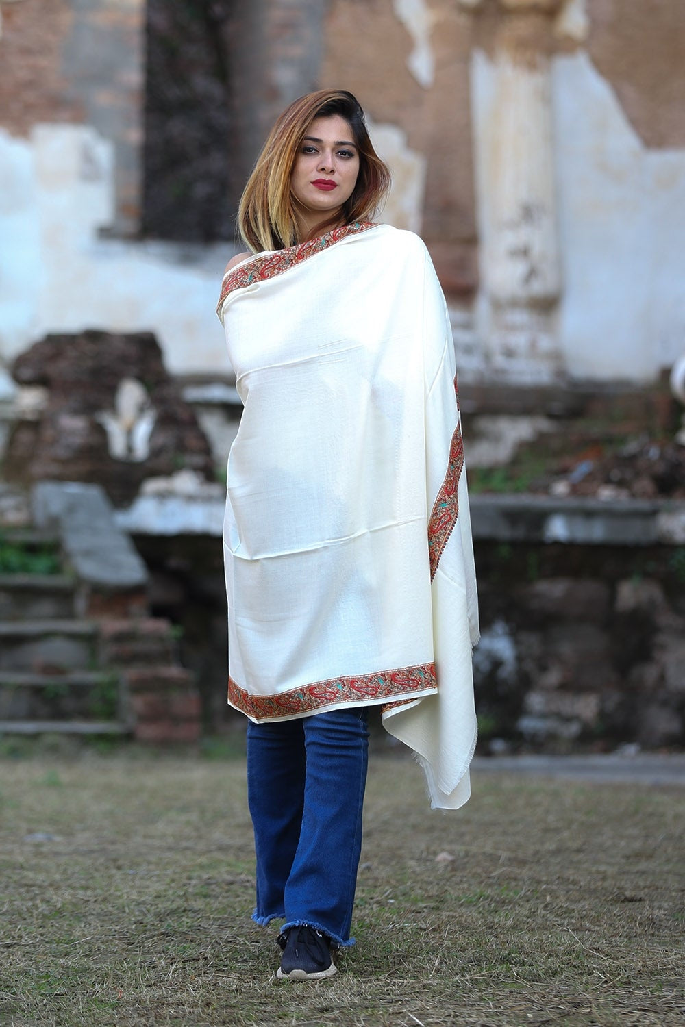 Charismatic Ivory White Colour Semi Pashmina Sozni Shawl