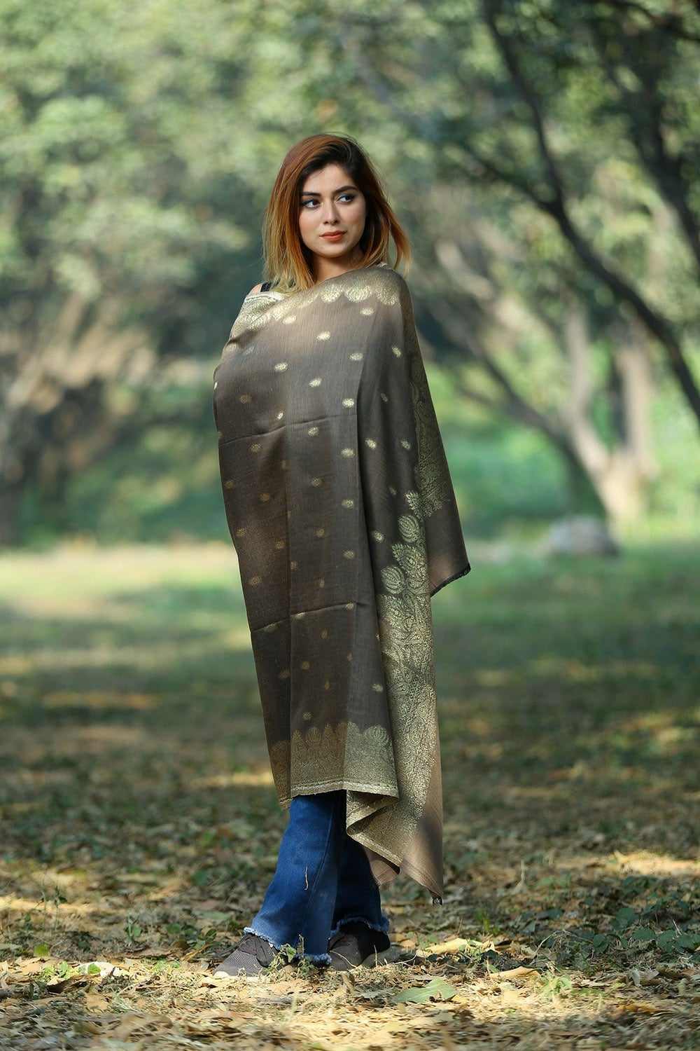 CLASSY METALLIC OLIVE GREEN COLOUR ZARI SHAWL DEFINES