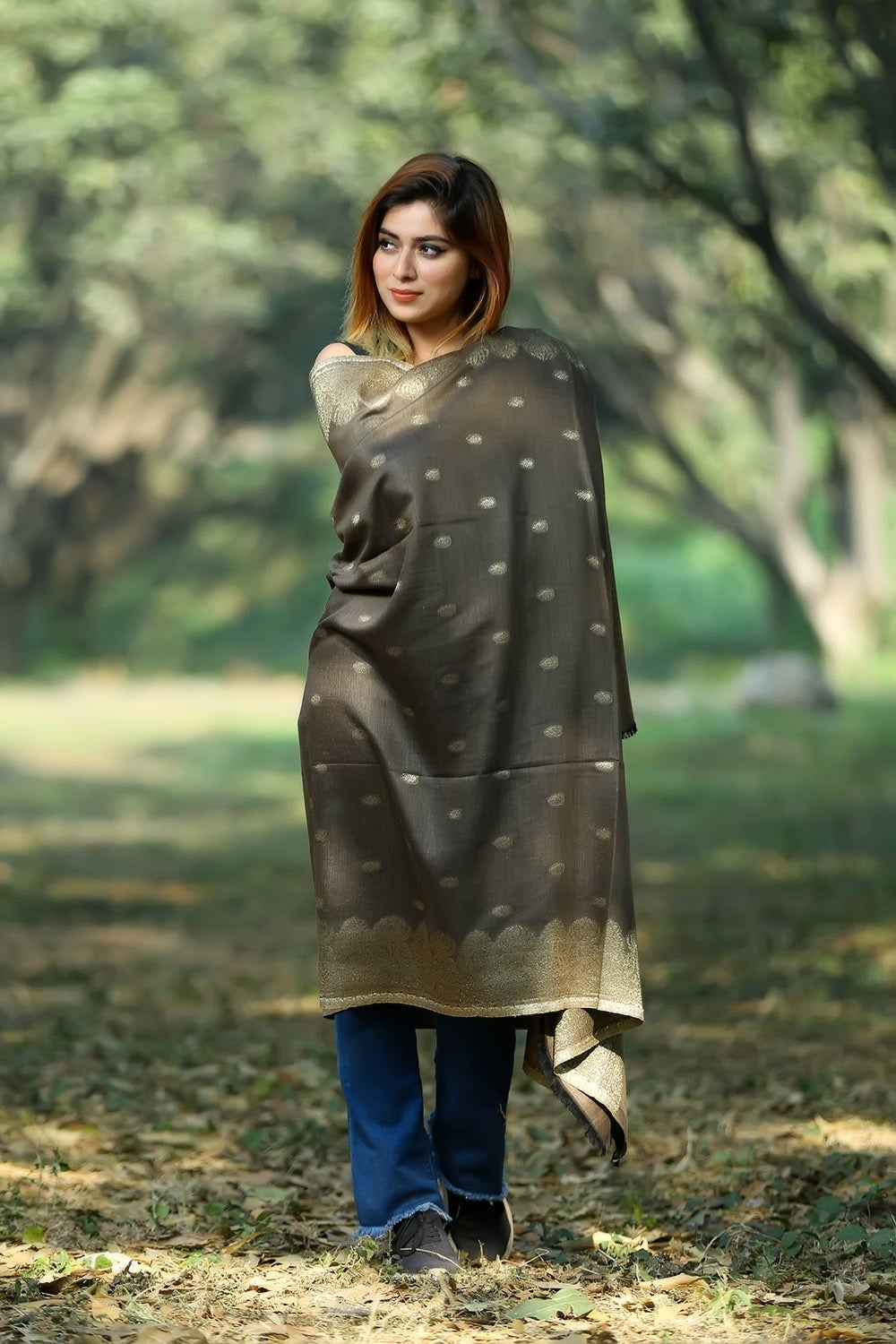 CLASSY METALLIC OLIVE GREEN COLOUR ZARI SHAWL DEFINES