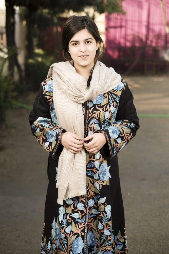 Cream Color Texture Semi pashmina Ladakhi Wool Shawl