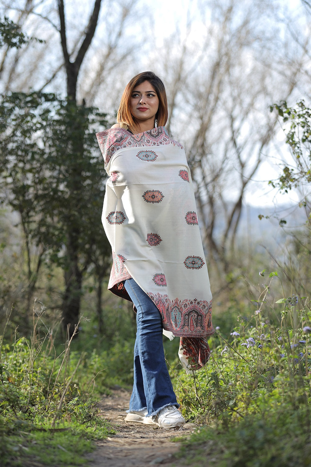 Creamy White Colour Shawl With Flower Pattern Style Bold