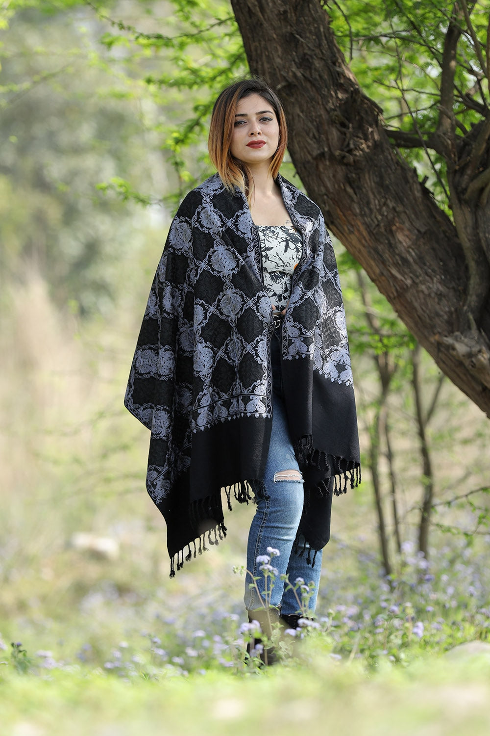 DEEP Black Colour Stole With Graceful Dense Jaal Pattern