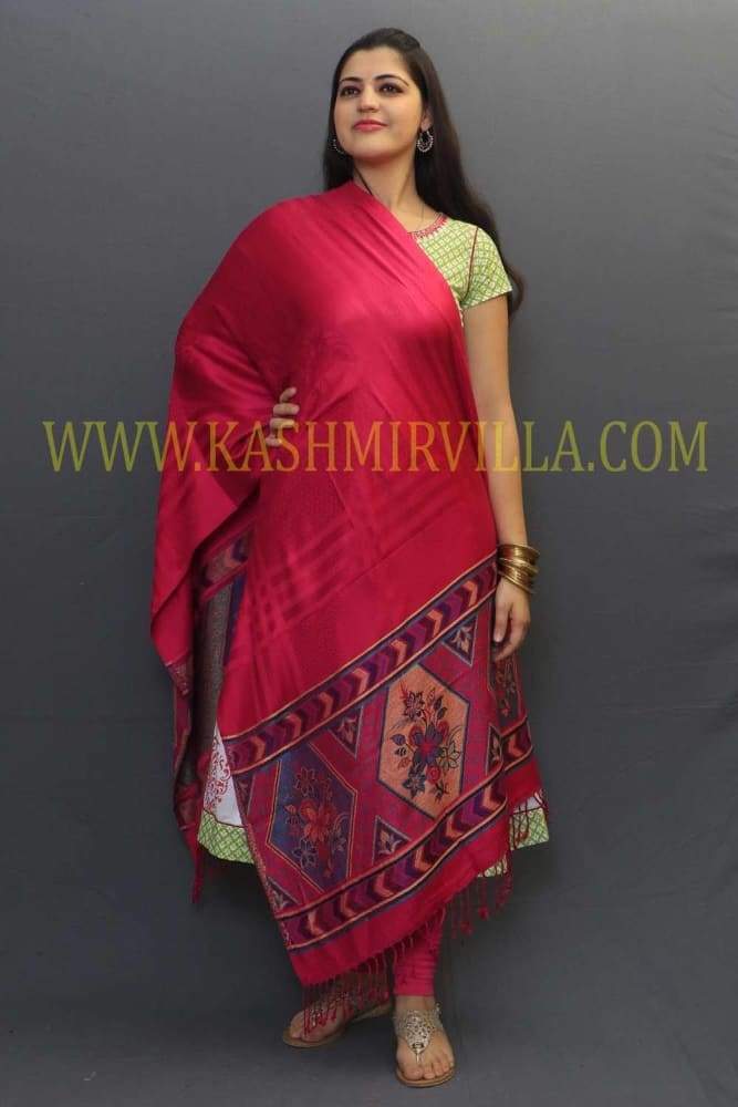 Delicate Wrap Along With Carrot Textured Base And Highly