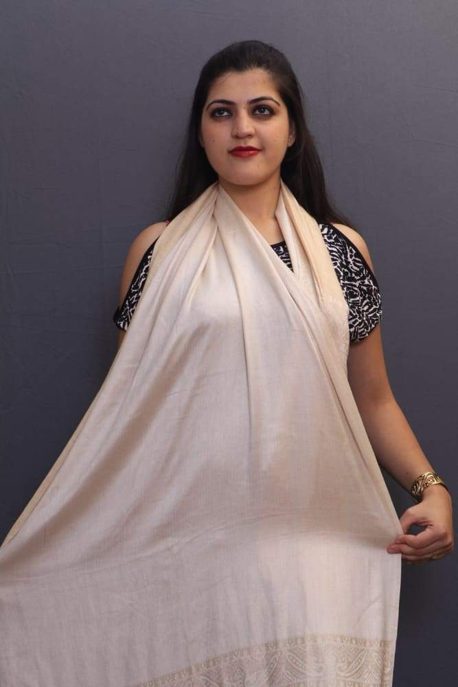 Delicate Wrap Along With Cream Base And Highly Defined