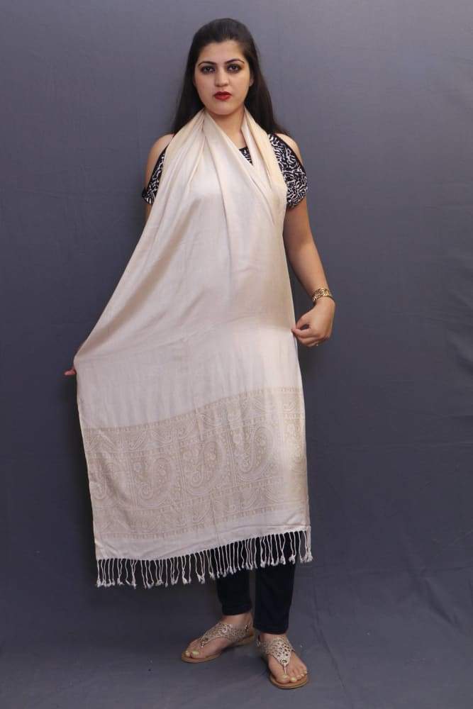 Delicate Wrap Along With Cream Base And Highly Defined