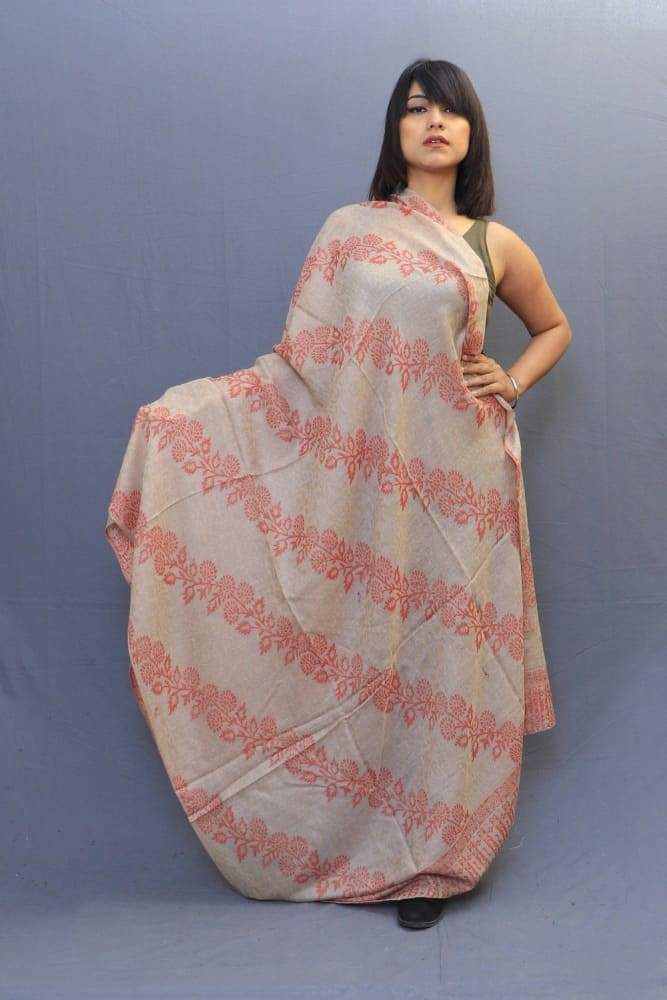 Diagonal Kani Design Using Fawn And Red Colour Add Up