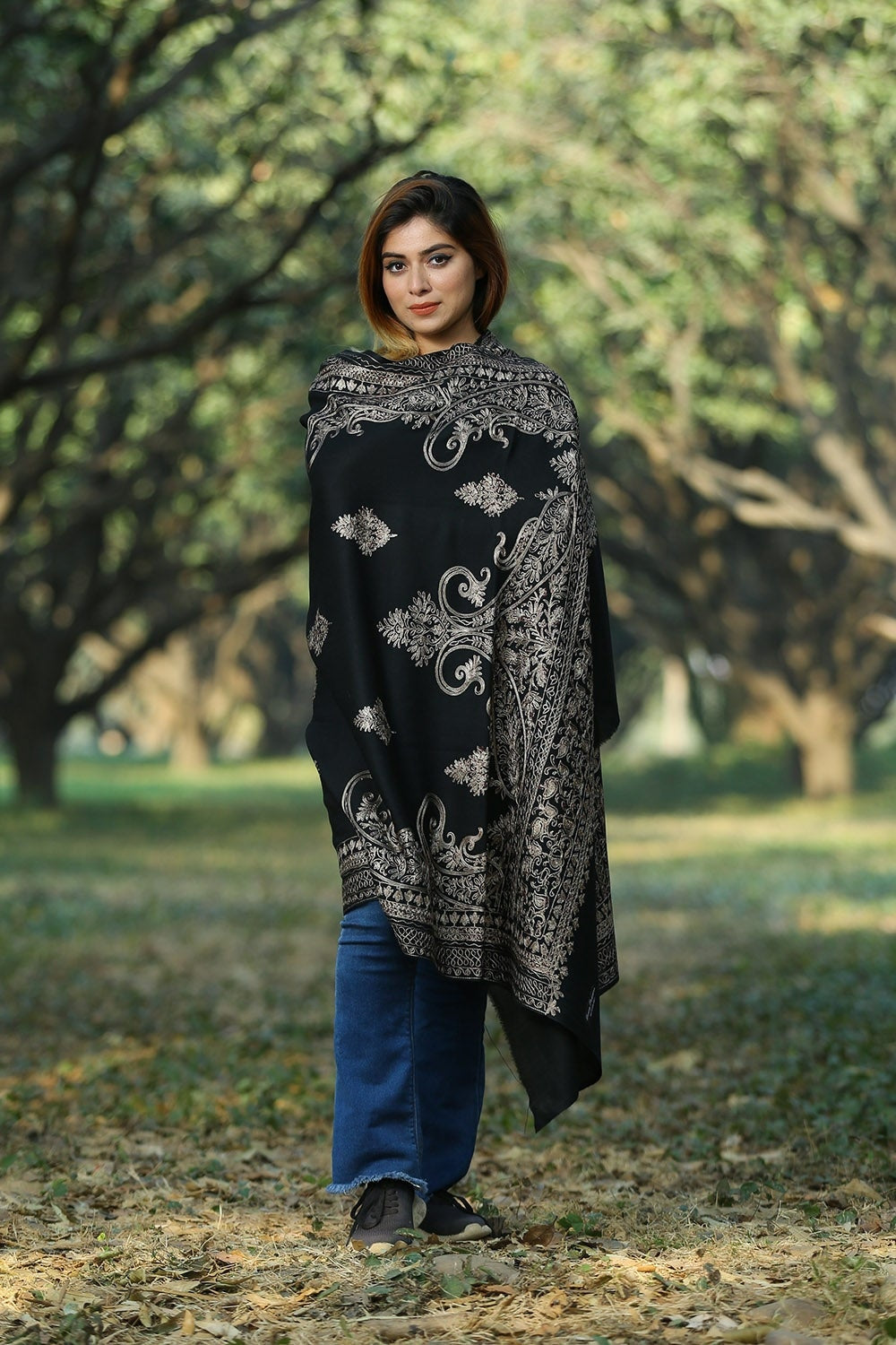 ELEGANT BLACK COLOUR EMBROIDERED SHAWL DEFINES FEMINISM