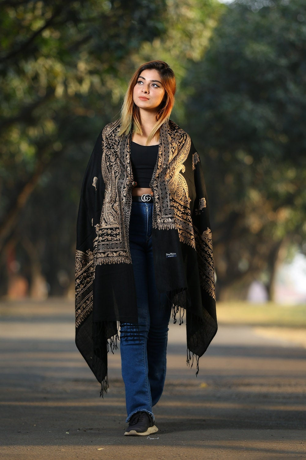 ELEGANT BLACK COLOUR KASHMIRI STOLE WITH CLASSY SWAROVSKI