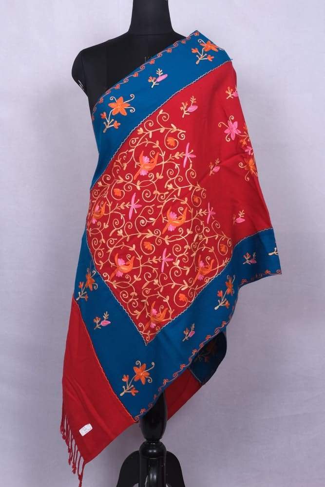 Elegant Red And Green Colour Contrast Wollen Stole