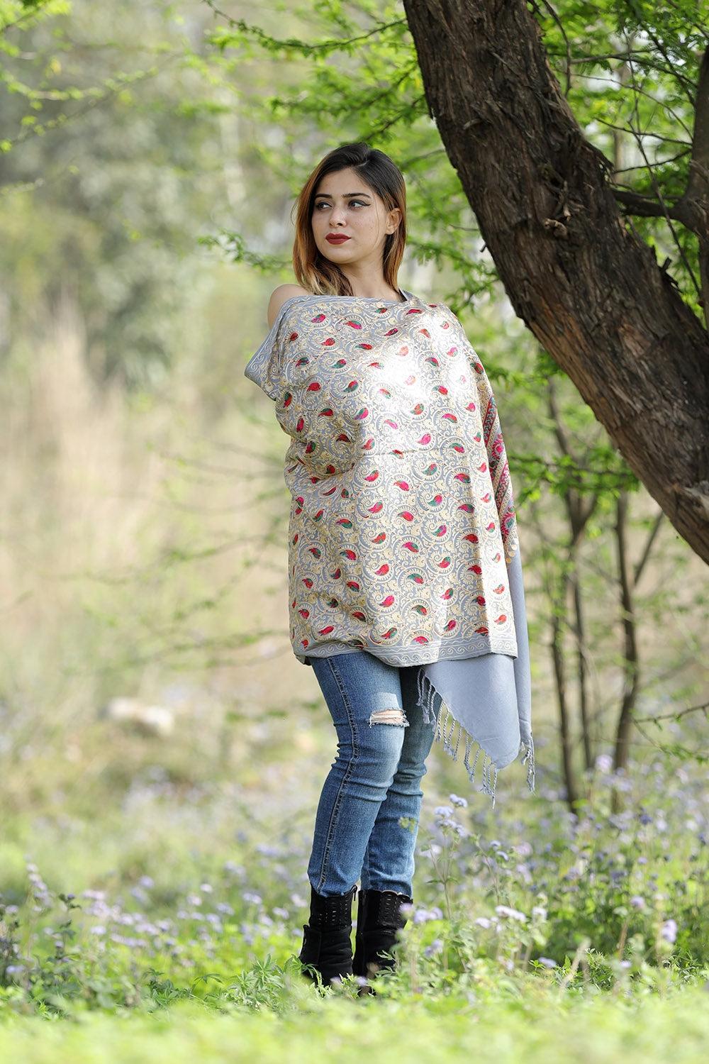 Gorgeous Ash Grey Colour Stole With Graceful Dense Jaal