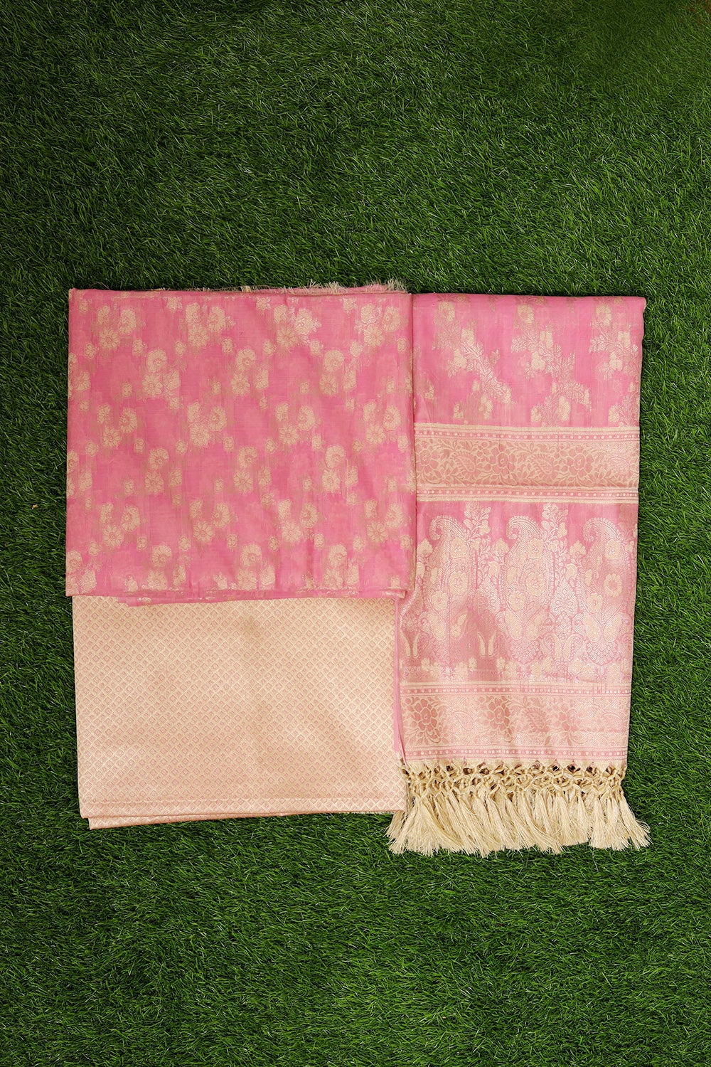 GORGEOUS PINK COLOUR STOLE SUIT GIVES GLAMOURS LOOK