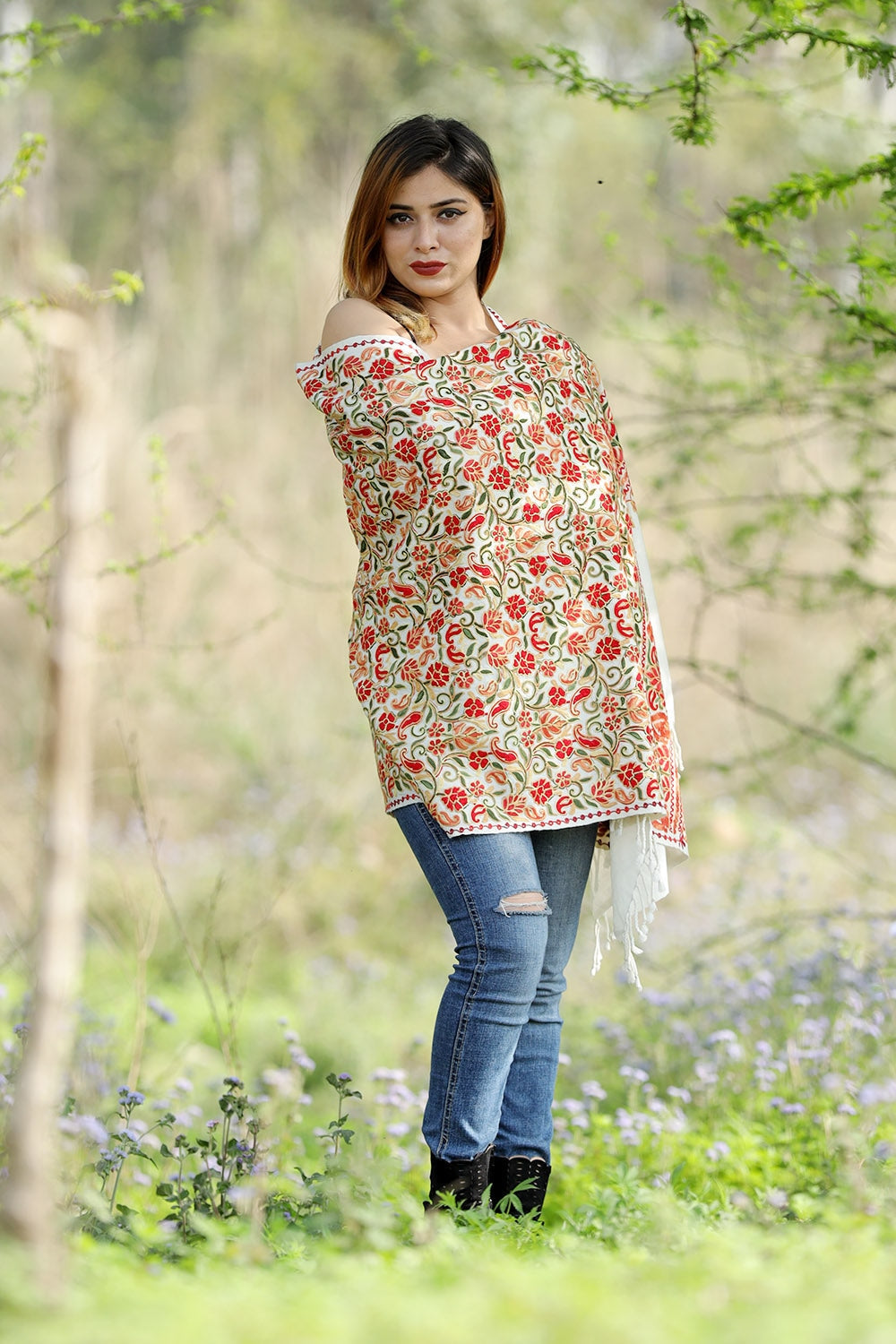 GREAT COMBINATION ON IVORY WHITE Colour Stole With Graceful