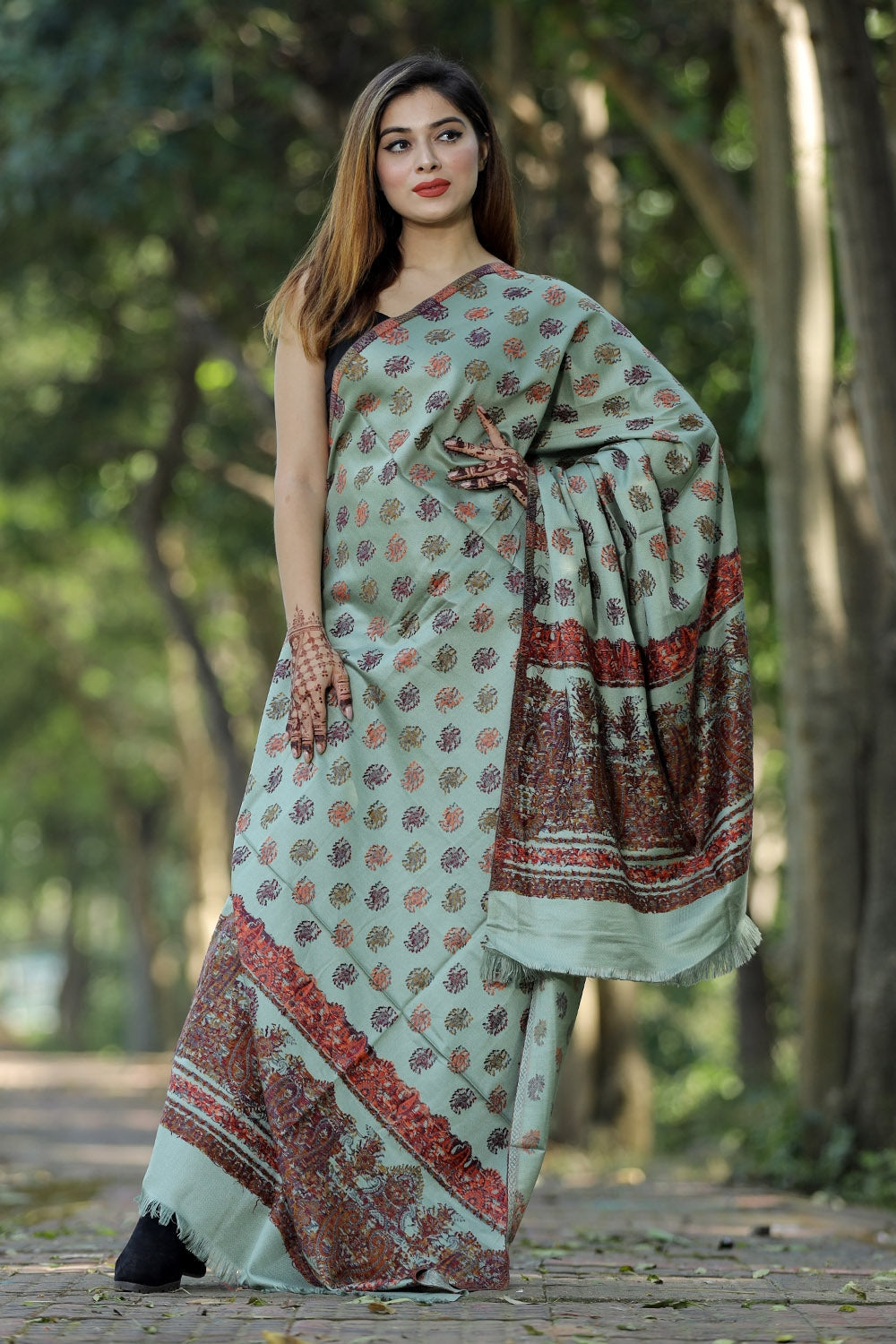 GREEN COLOUR KANI SHAWL WORK DEFINES ROYAL AND LUXURIOUS