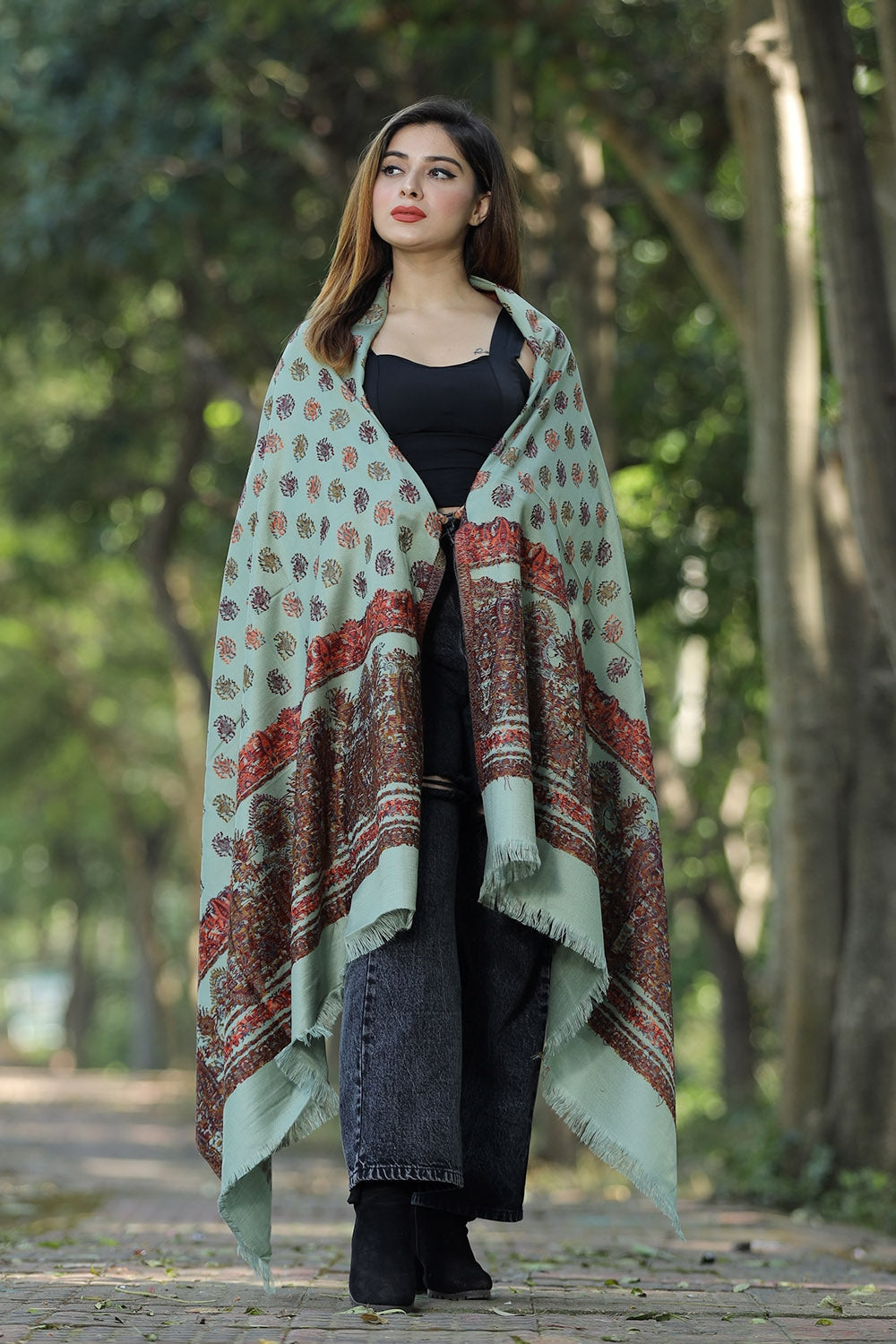 GREEN COLOUR KANI SHAWL WORK DEFINES ROYAL AND LUXURIOUS