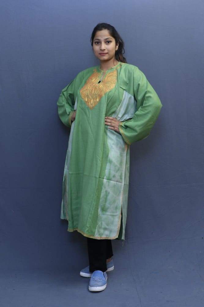 Green Colour Tye And Dye Phiran With Tilla Embroidery Looks