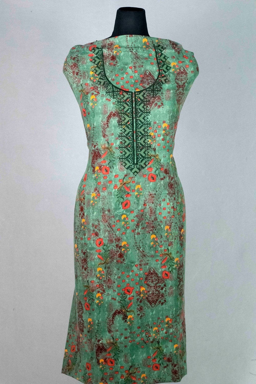 Green Woolen Kani Printed Suit With Neck And Over All