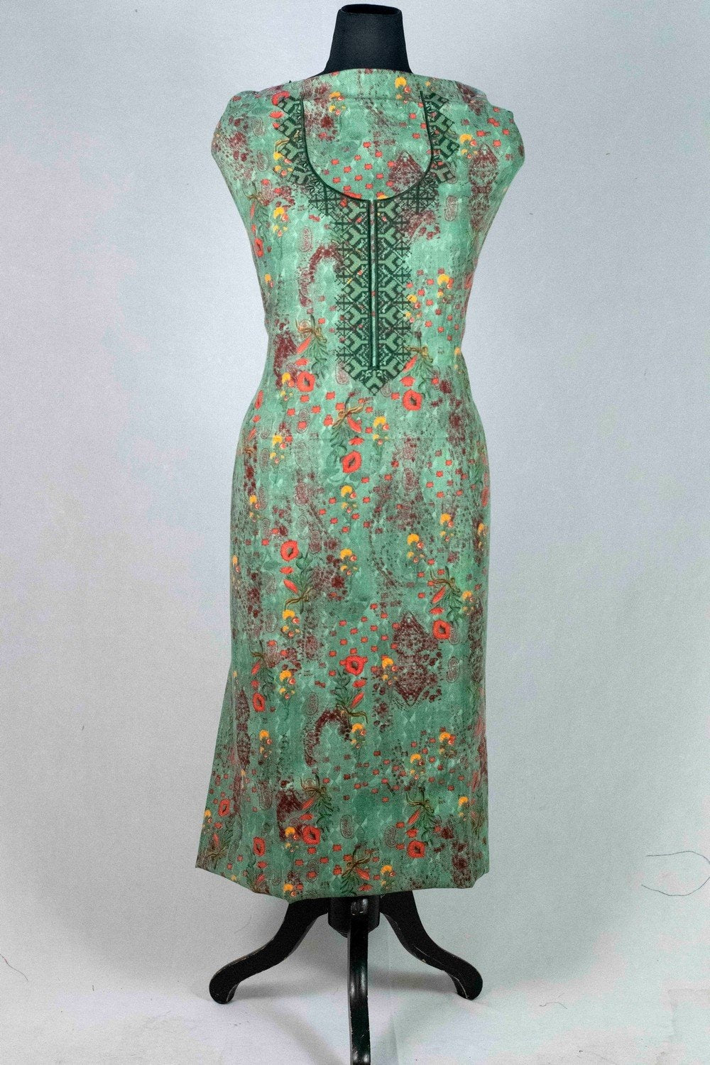 Green Woolen Kani Printed Suit With Neck And Over All