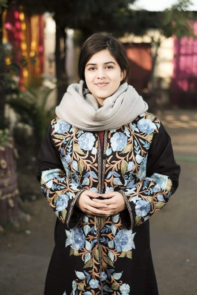 Grey Color Texture Semi pashmina Ladakhi Wool Shawl